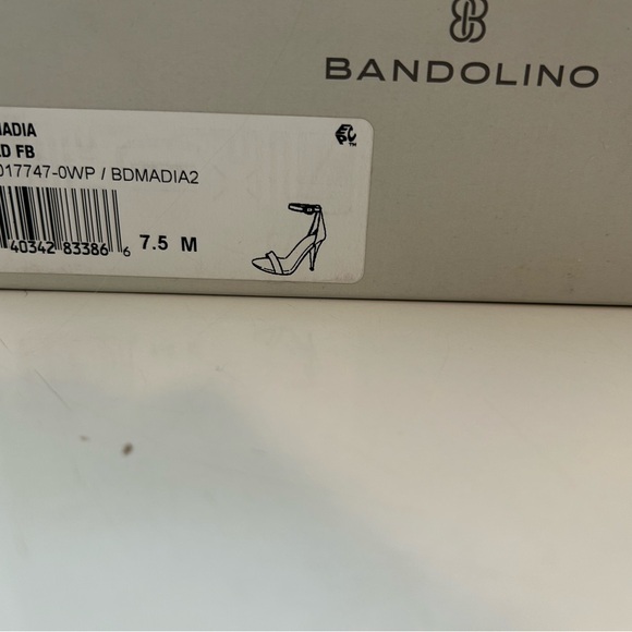 New in box. Bandolino heels gold fb, size 7.5 - Picture 2 of 3